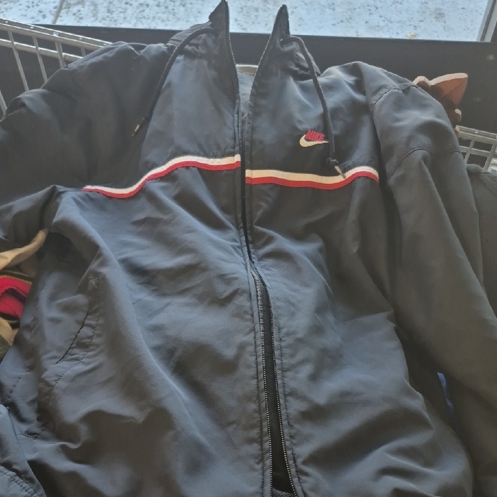 Nike Black Windbreaker Jacket Modern Athletic Design